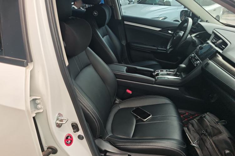 Used Honda Civic 2019 220TURBO CVT Dynamic Edition China VI Right Front Seat