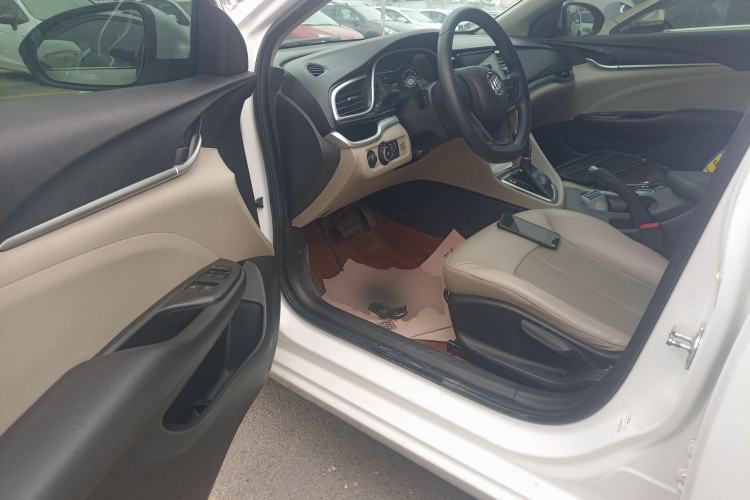 Used Buick GT 2017 15N Automatic Elite Version Driver Seat