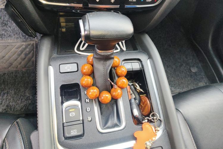 Used GAC Trumpchi GS7 2019 390T Two-Wheel Drive Luxury Smart Connectivity Version Gear Lever