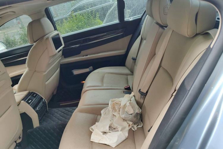 Used BMW 7 Series 2010 4.4T hybrid version
