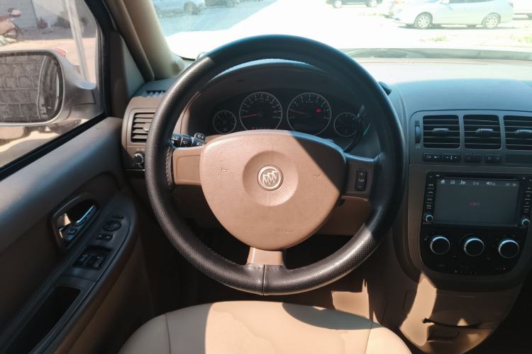 Used Buick GL8 2011 2.4L CT Comfort Edition
