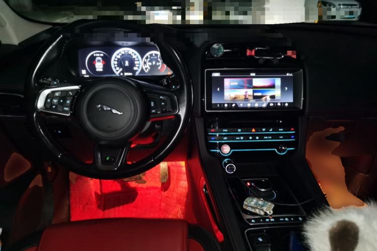 Used Jaguar F-PACE 2016 2.0T Two-Wheel-Drive R-Sport Sport Edition
