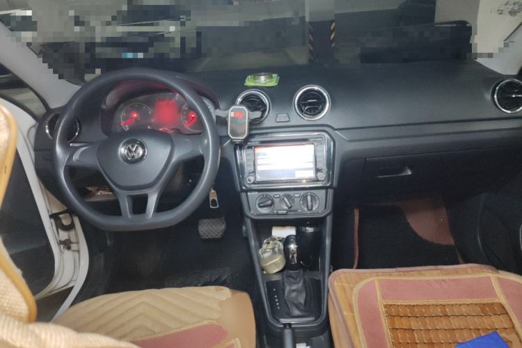 Used Volkswagen Jetta 2017 1.5L Automatic Fashion Model Center Console