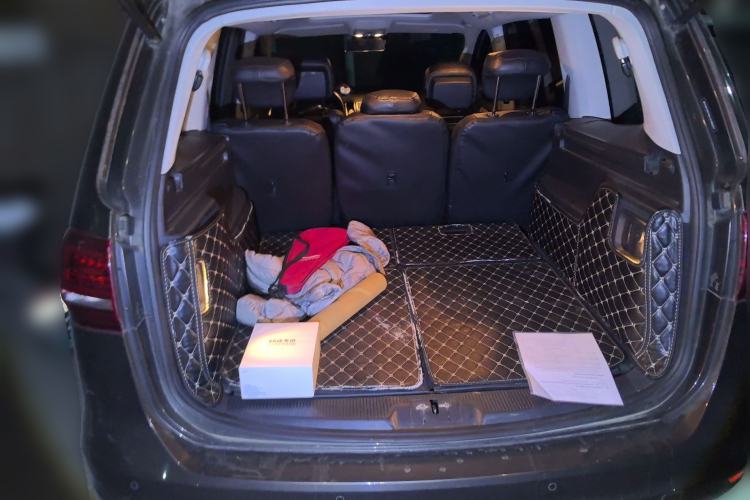 Used Volkswagen Sharan 2018 380TSI Comfort Edition 7-Seater Trunk