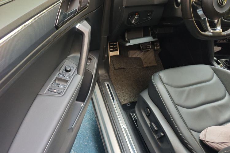 Used Volkswagen Tiguan L 2021 330TSI Automatic Two-Wheel Drive R-Line Enhanced Edition