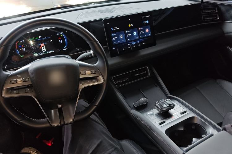 Used BYD Qin L 2024 DM-i 80KM Leading Model Center Console