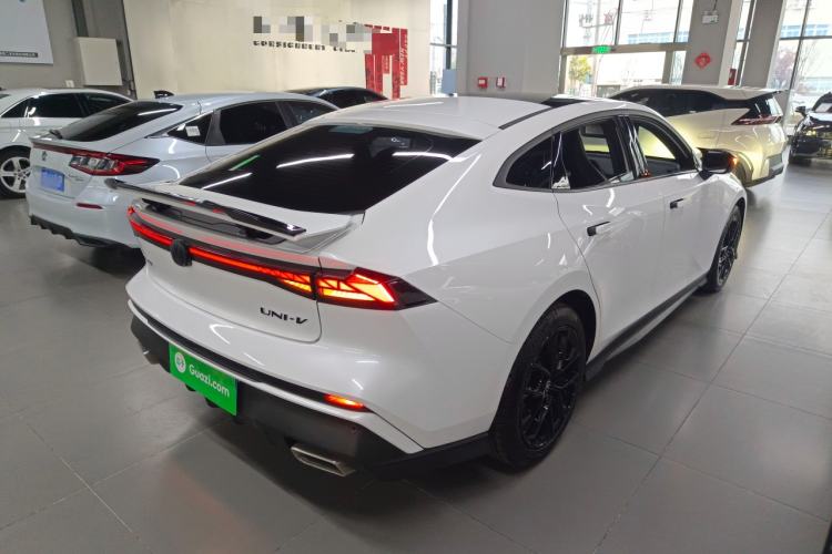 Used Changan UNI-V 2024 1.5T Prestige Edition
