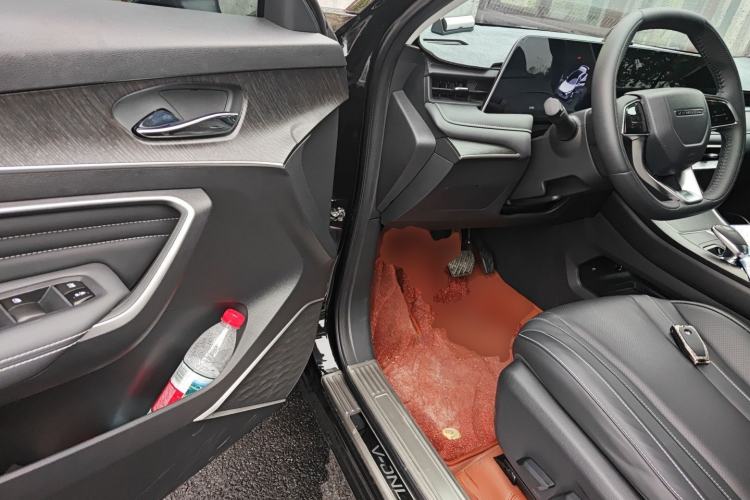 Used Venucia V 2023 260T Idol Edition Pro
