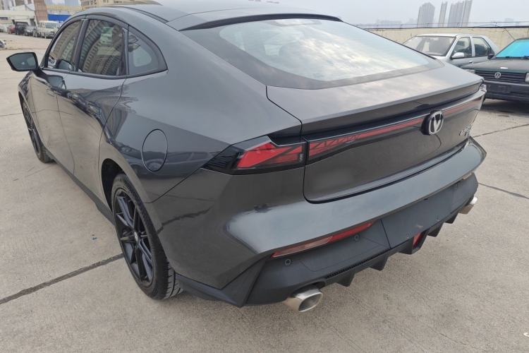 Used CHANGAN UNI-V iDD 2023 ZhiDian iDD 1.5T 113km Smart & Fun Version
