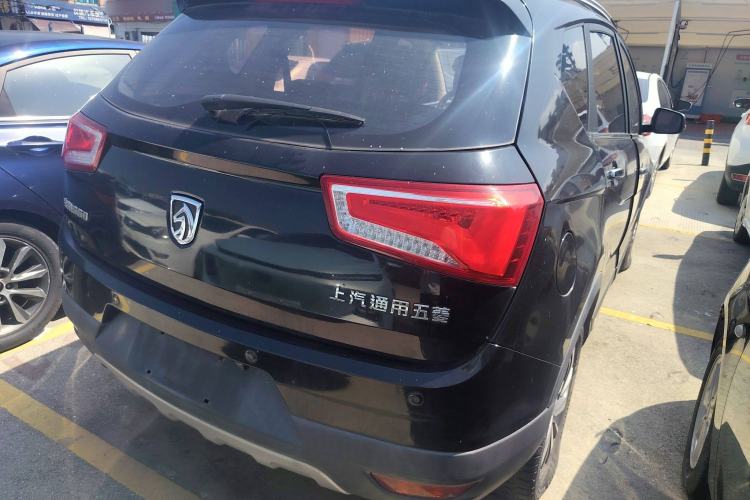 Used Baojun 560 2015 1.8L manual luxury version