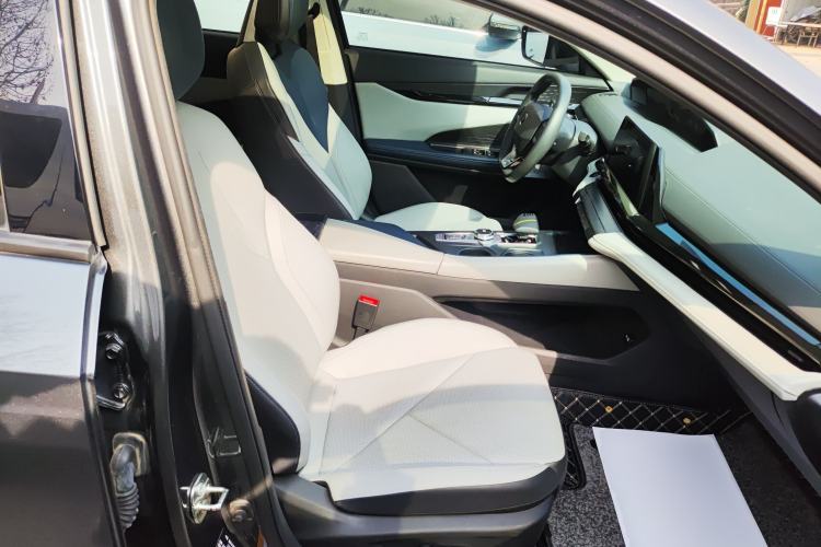 Used Changan UNI-V iDD 2023 Zhidian iDD 1.5T 113km Smart & Fun Version (Rapid Edition)