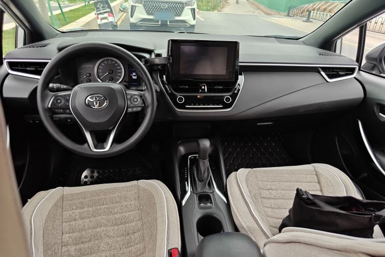 Used Toyota Levin 2021 Dual-Motor 1.8H E-CVT Leading Edition Center Console