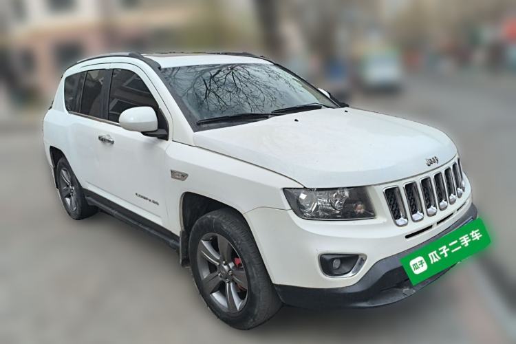 Used Jeep Compass 2014 Revised Version 2.4L Four-Wheel Drive Comfort Edition Front Right 45 Deg