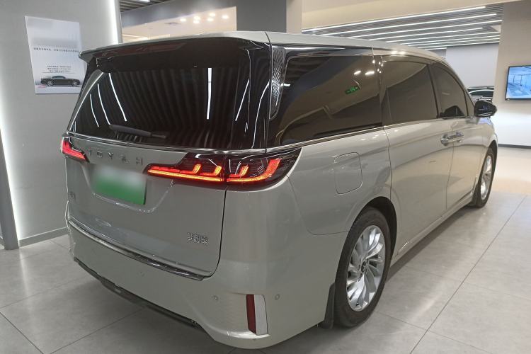 Used VOYAH Dream 2024 PHEV Extended-Range Premium Edition
