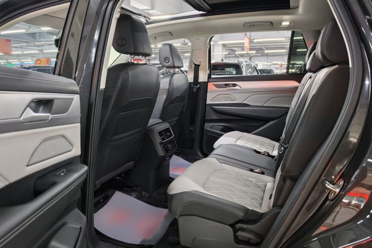 Used Volkswagen Tavendor 2023 380TSI Four-Wheel Drive R-Line First Edition Interior 3