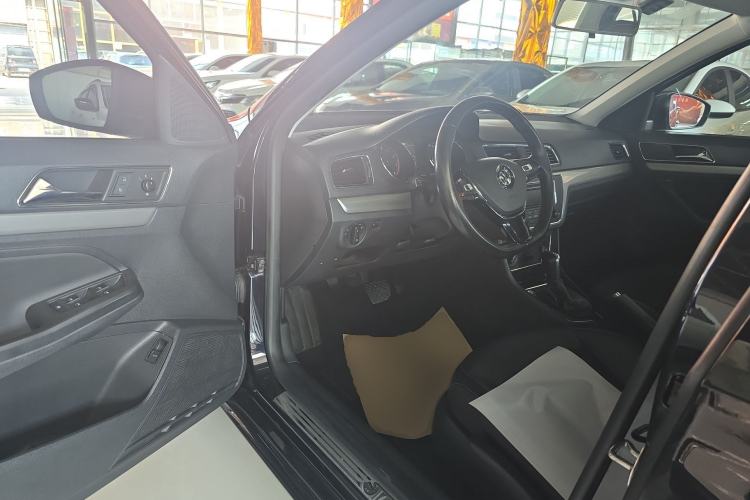 Used Volkswagen Lavida 2017 1.6L Automatic Comfort Edition Driver Seat