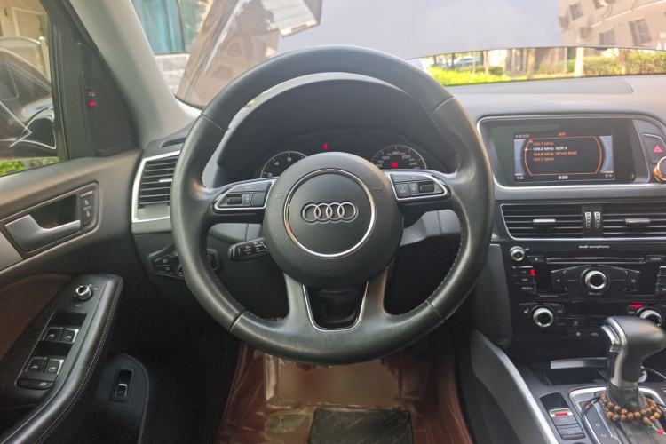 Used Audi Q5 2017 Plus 40 TFSI Technology Model
