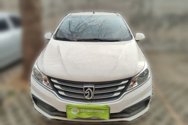 Used Baojun 310 2016 1.2L manual Comfort trim level