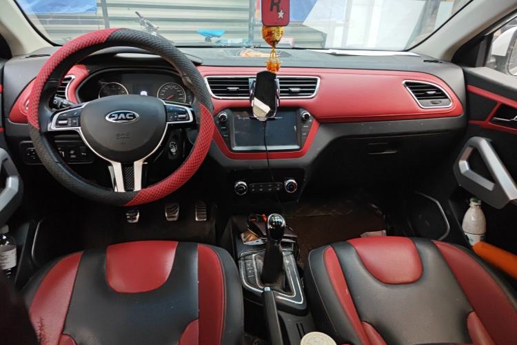 Used JAC Group Refine S2 2018 Smart Drive Edition 1.5L Manual Luxury Smart Model Center Console