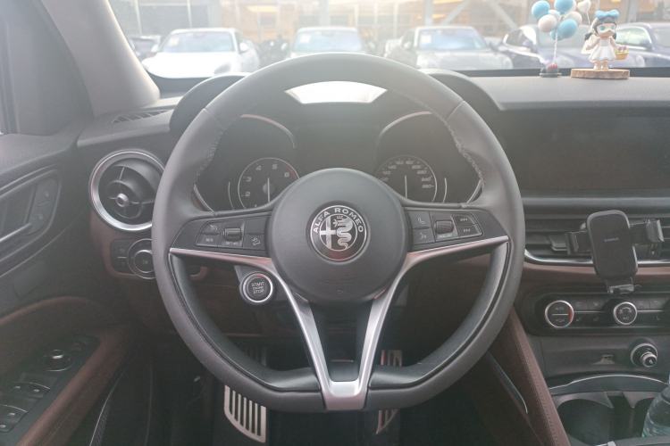 Used Alfa Romeo Stelvio 2017 2.0T 200HP Luxury Edition
