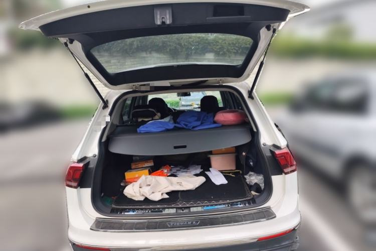 Used Volkswagen Tiguan L 2017 330TSI Automatic Two-Wheel Drive Luxury Edition Trunk