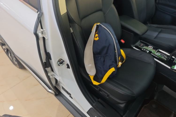 Used Mitsubishi Outlander 2019 2.4L 4x4 Zhi Xiang Edition 7 Seats China VI Standard