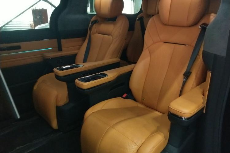 Used Geely Galaxy LEVC L380 2024 140-Degree 6-Seater All-Wheel-Drive Ultra