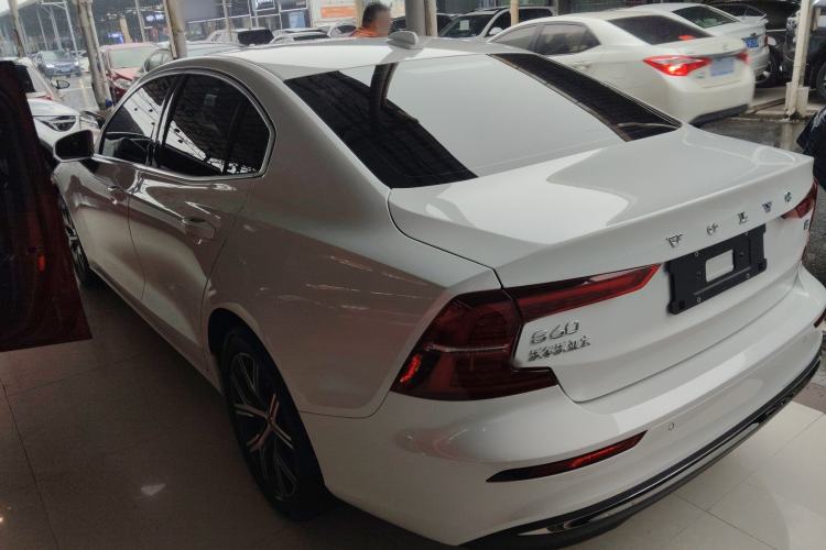 Used Volvo S60 2024 B4 Zhiyi Luxury Edition Exterior 2