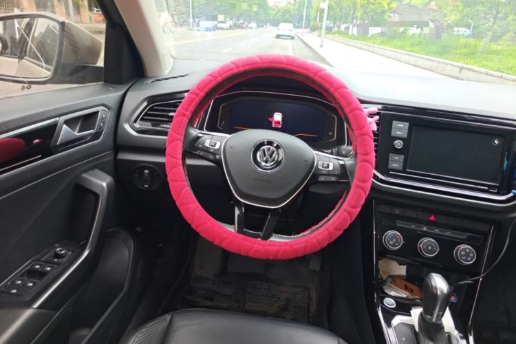 Used Volkswagen T-ROC 2019 280TSI DSG Two-Wheel Drive Comfort Version China VI Standard
