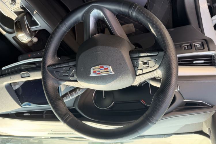 Used Cadillac XT4 2018 28T Two-Wheel Drive Leading Version Interior 2