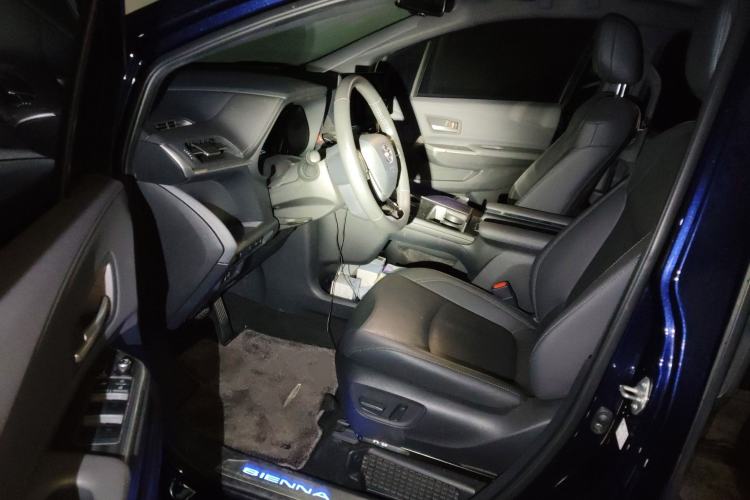 Used Toyota SIENNA 2021 2.5L Hybrid Premium Edition Driver Seat