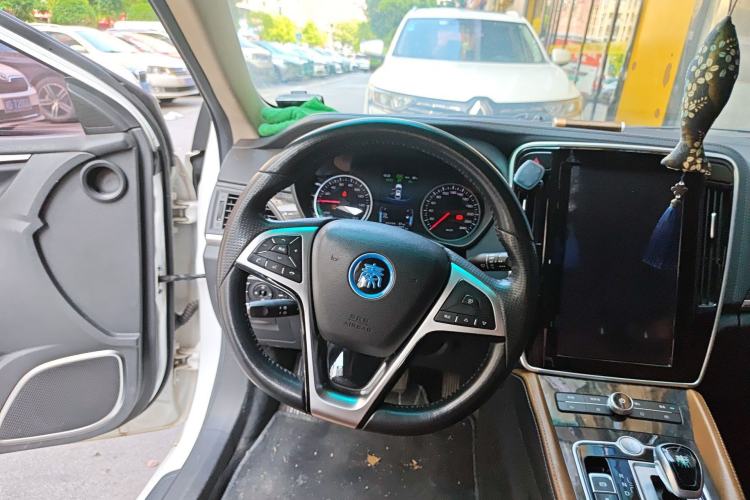 Used BYD Qin New Energy 2017 1.5T Luxury Model
