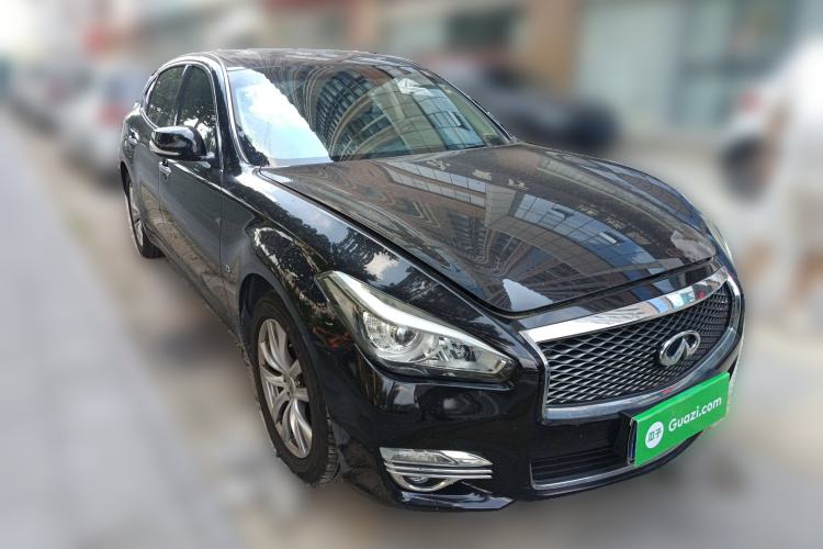 Used Infiniti Q70 2017 Q70L 2.5L Elite Edition Front Right 45 Deg