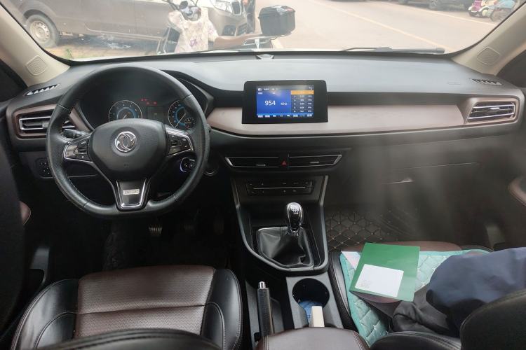 Used Dongfeng Fengon S560 2022 1.5T Manual Urban Model
