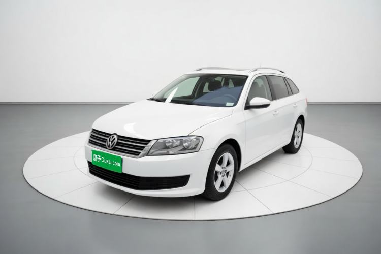 Used Volkswagen Gran Lavida 2013 1.6L Automatic Fashion Model