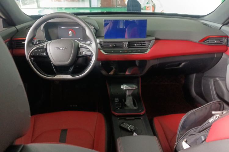 Used Dongfeng Aeolus Yixuan 2021 230T Automatic Zuiying Knight Edition Center Console