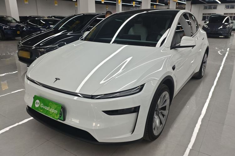 Used Tesla Model Y 2025 Long-Range All-Wheel-Drive Version