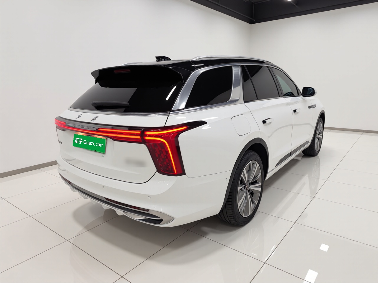 Hongqi E-HS9 2022 690 km Range Flagship Edition Six Seats — снимка 6