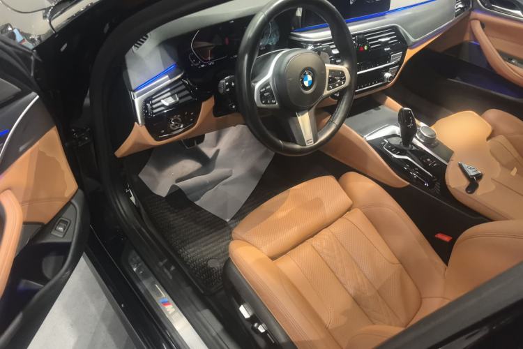 Used BMW 5 Series 2021 530i M Sport Package Driver Seat