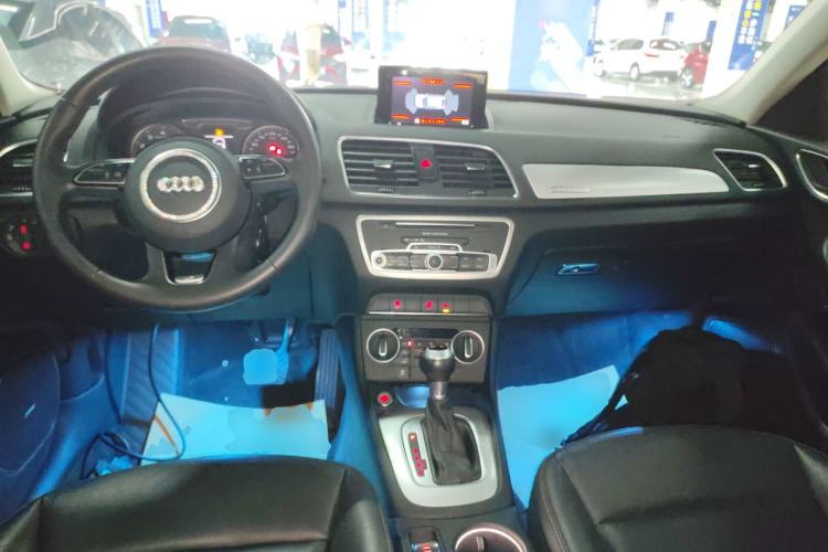 Used Audi Q3 2018 30th Anniversary Edition 35 TFSI Fashion Model Center Console