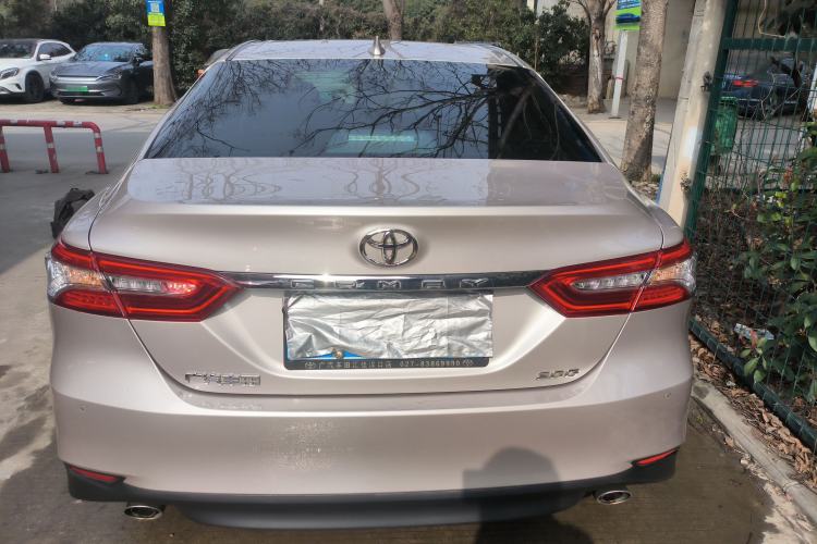 Used Toyota Camry 2021 2.0G Luxury Edition
