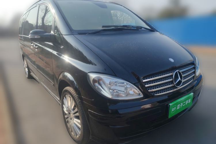Used Mercedes-Benz Viano 2011 2.5L Limited Edition Front Right 45 Deg