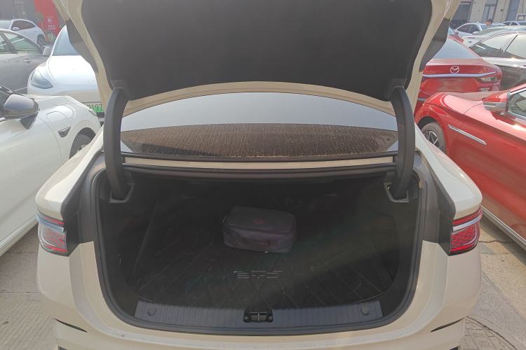 Used BYD Seal 2023 DM-i 1.5L 121km Prestige Model
