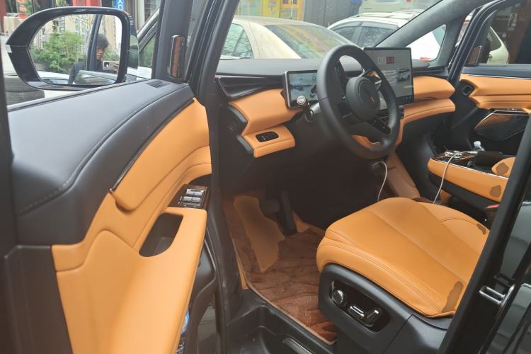 Used Geely Galaxy LEVC L380 2025 805 km Flagship Version All-Wheel Drive Driver Seat