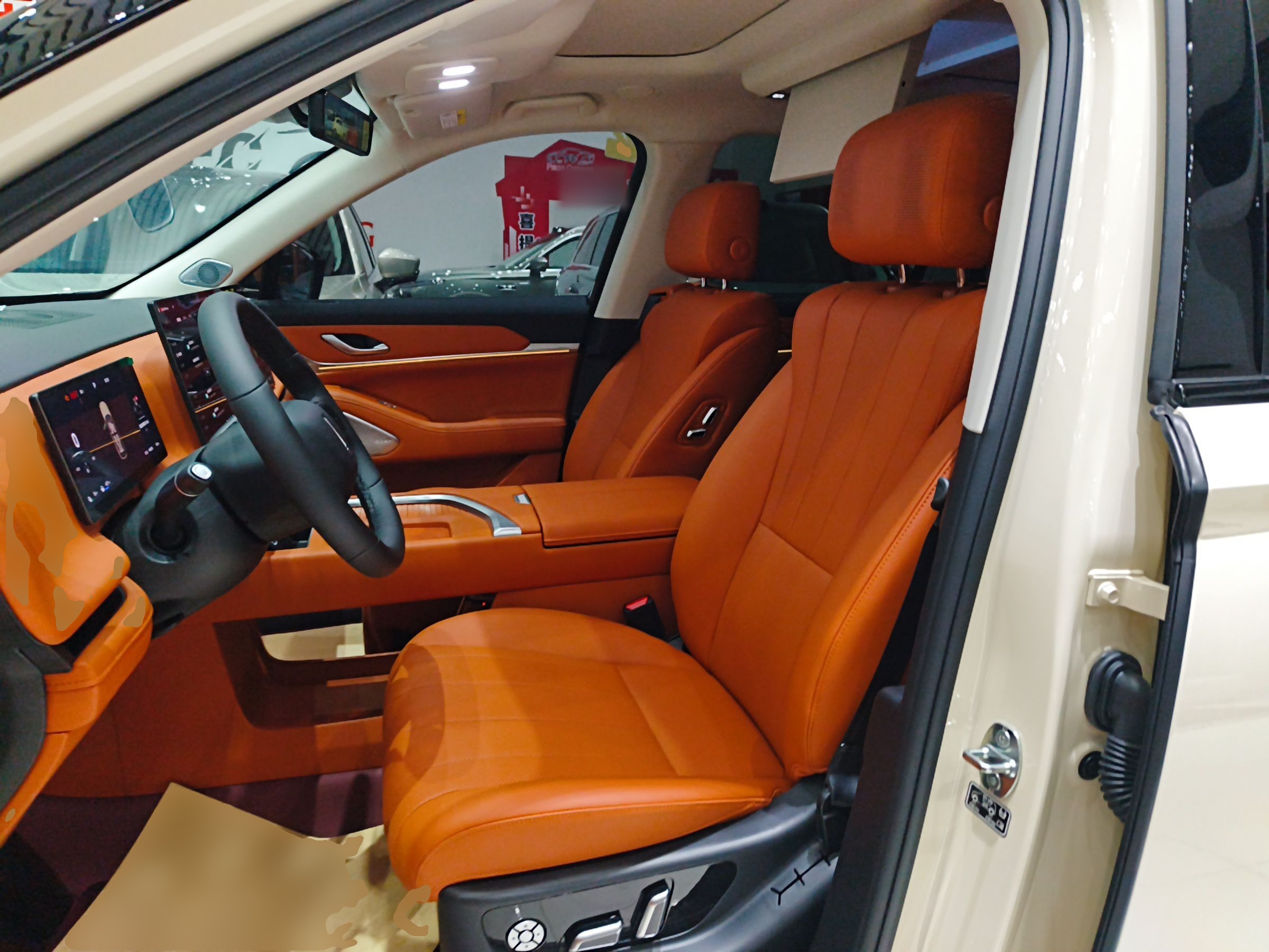 المقاعد الأمامية داخل السيارة