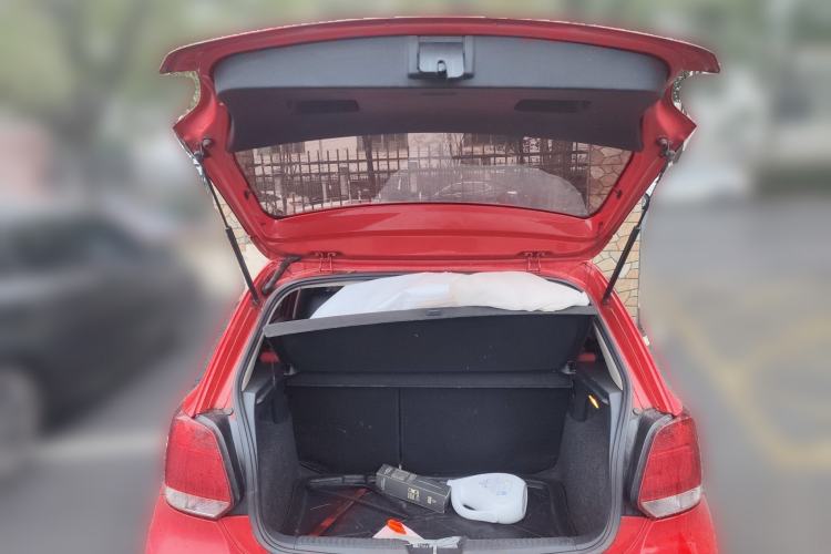 Used Volkswagen Polo 2013 1.6L Automatic Comfort Edition Trunk