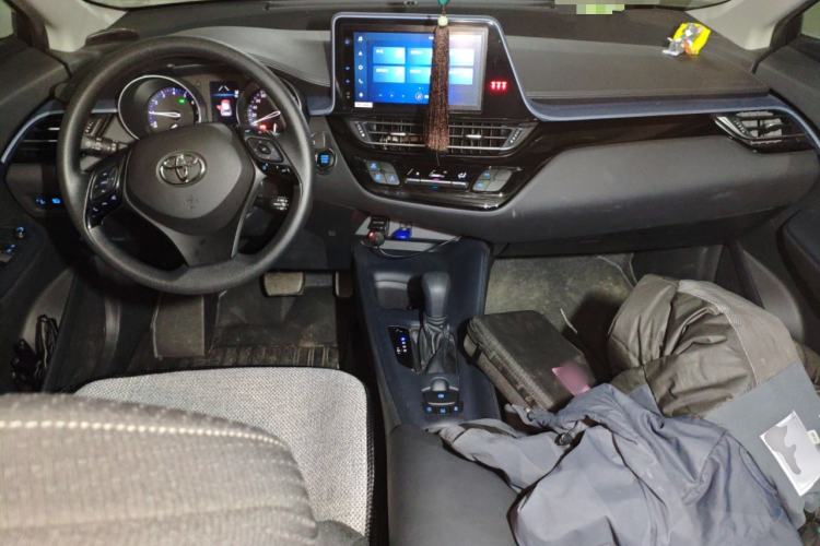 Used Toyota IZOA 2021 2.0L Enjoy Edition Center Console