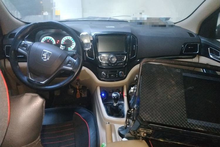 Used Baojun 730 2014 1.5L Manual Luxury Navigation ESP Version 7 Seats