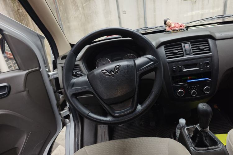 Used Wuling Rongguang 2020 1.2L S Base Model China VI
