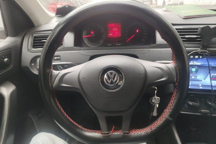 Used Volkswagen Santana 2016 1.6L Manual Fashion Edition
